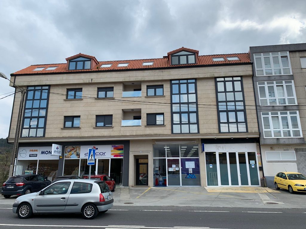 EN VENTA LOCAL COMERCIAL EN CEE CON RENTABILIDAD