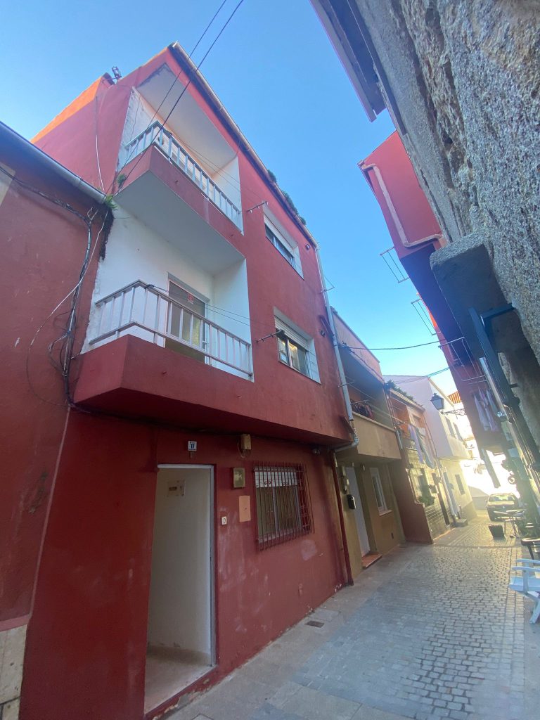 EN VENTA CASA, UNIFAMILIAR EN FISTERRA.