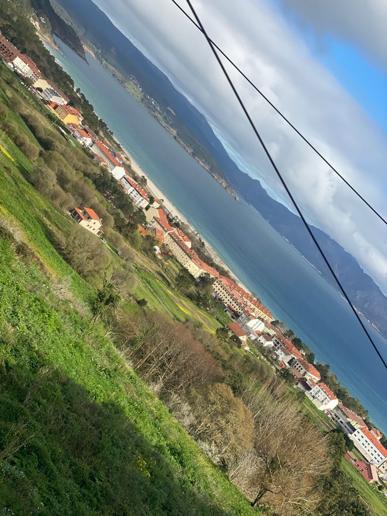 SE VENDE CASA, FINCA Y GARAJE, UNIFAMILIAR EN FISTERRA – A CORUÑA