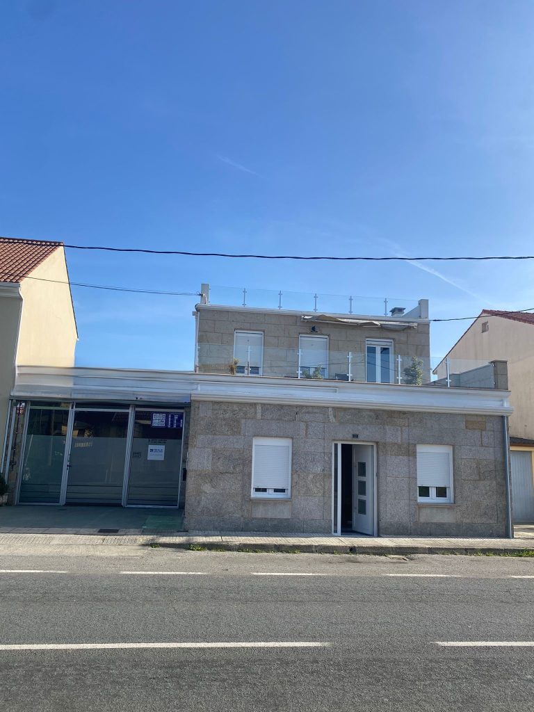 Casa amplia con local comercial en funcionamiento – ¡Gran oportunidad de inversión!
