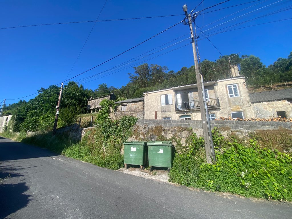 SE VENDE CASA DE PIEDRA PARA REHABILITAR EN FISTERRA