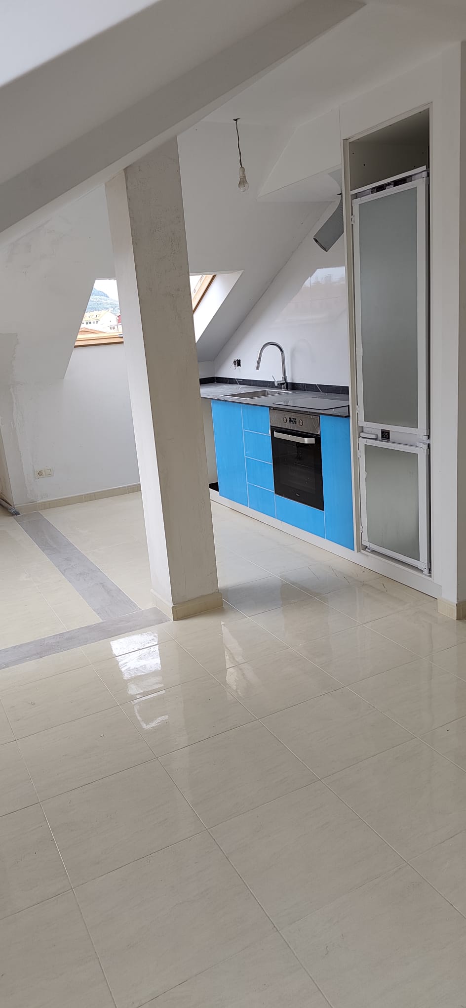 Se vende precioso ático con vistas al mar