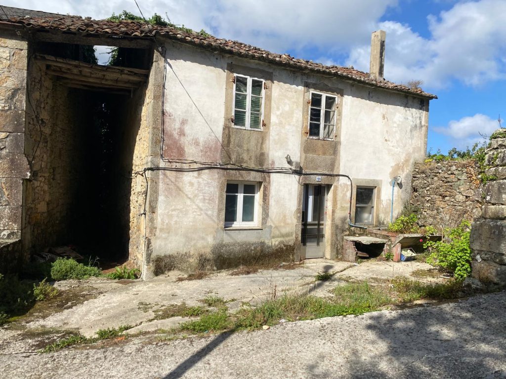 CASA RÚSTICA EN VENTA EN FISTERRA para rehabilitación